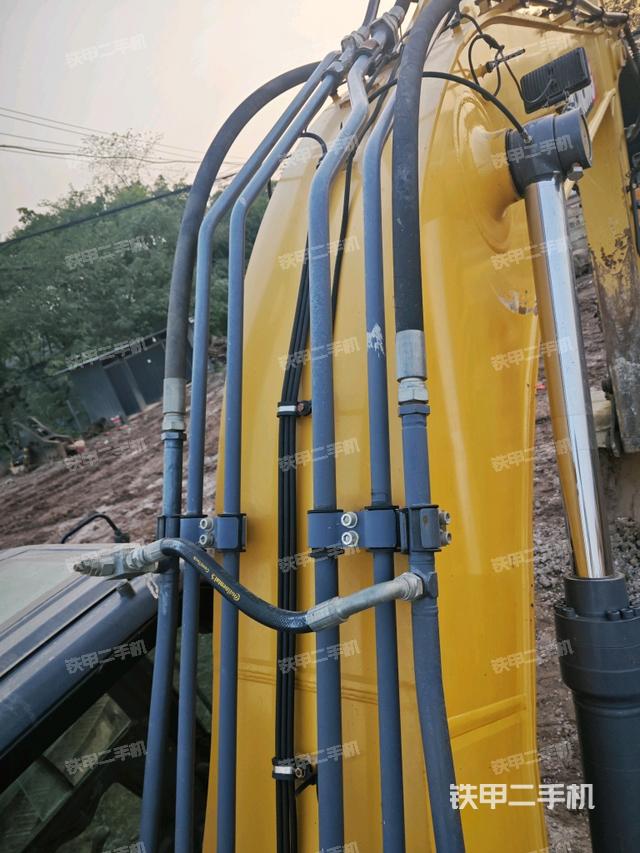 大臂背部俯視（工作和回轉(zhuǎn)裝置）