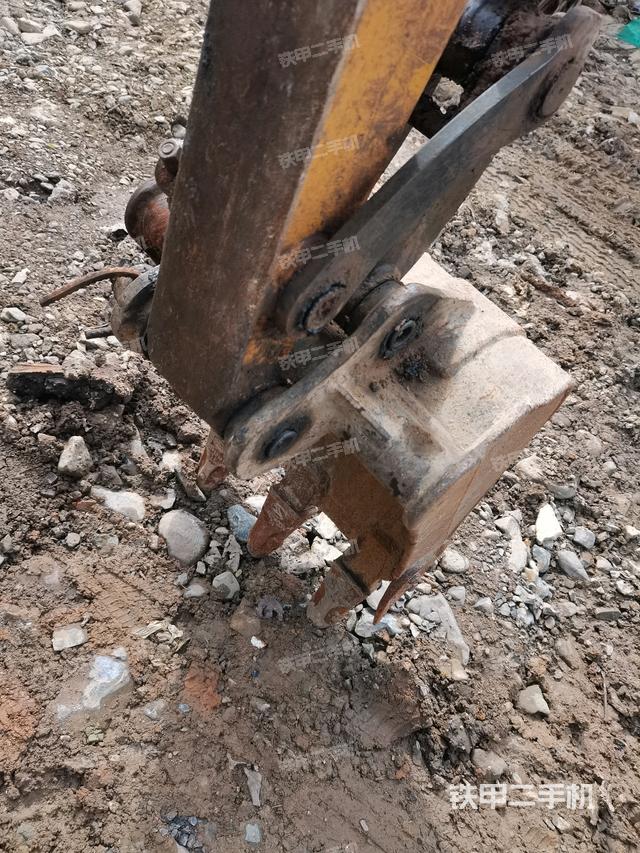 鏟斗右后整體（工作和回轉(zhuǎn)裝置）