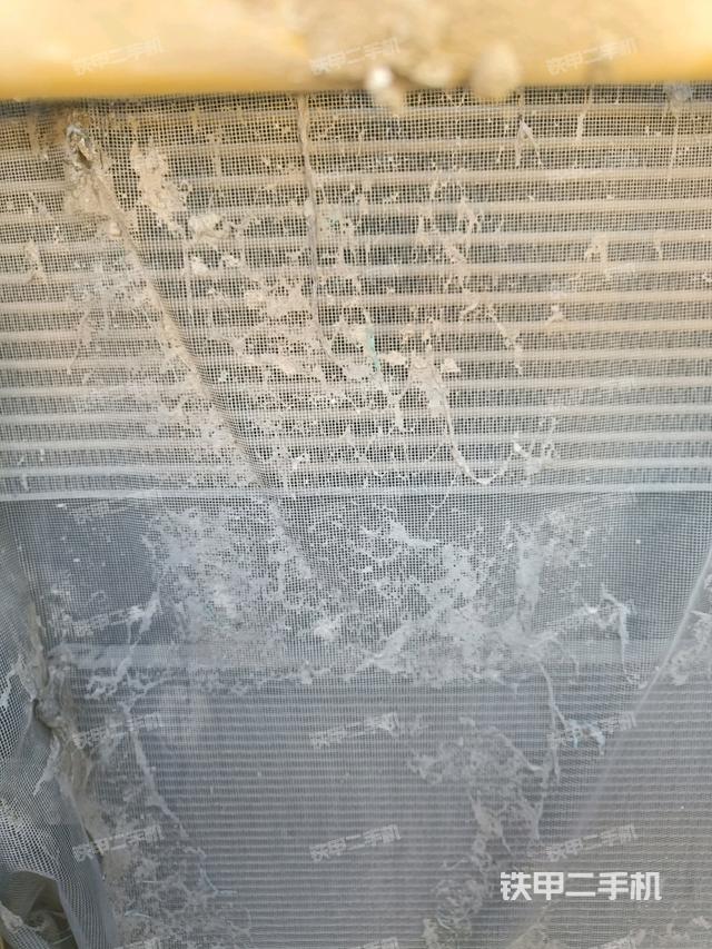 散熱器正面(大件艙室) 散熱器正面(大件艙室)