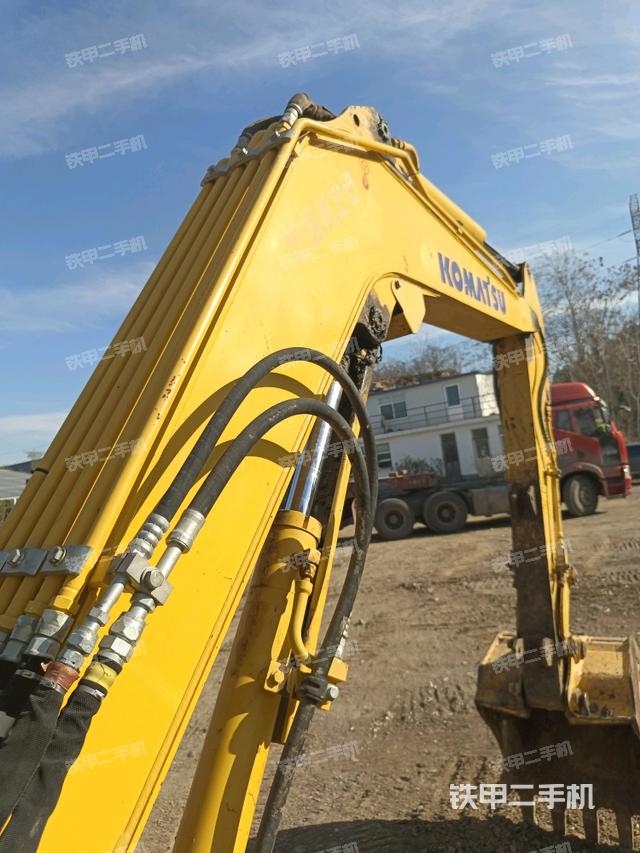 大臂背部俯視（工作和回轉(zhuǎn)裝置）