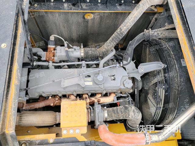 氣門室蓋螺絲特寫(上車部件) 氣門室蓋螺絲特寫(上車部件)