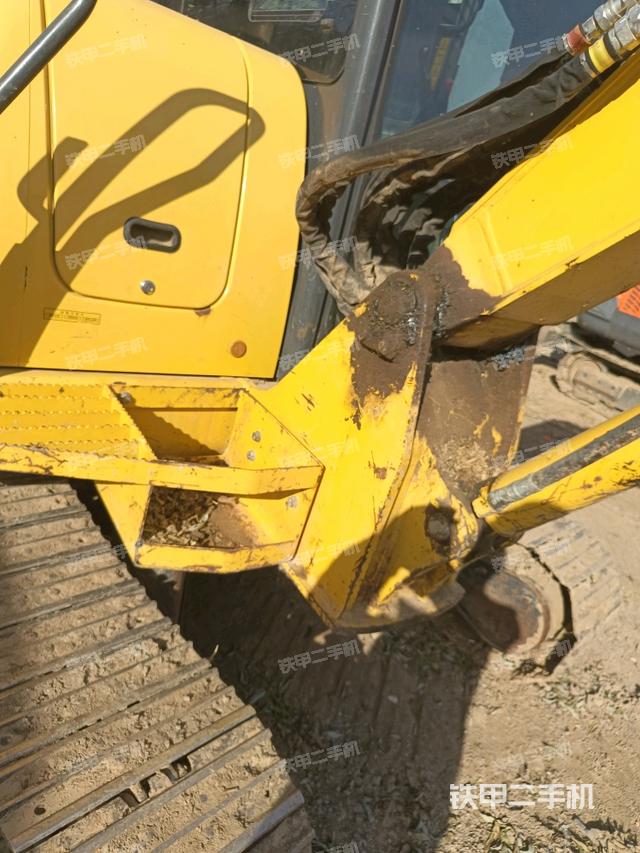 大臂根部?斜（工作和回轉(zhuǎn)裝置）