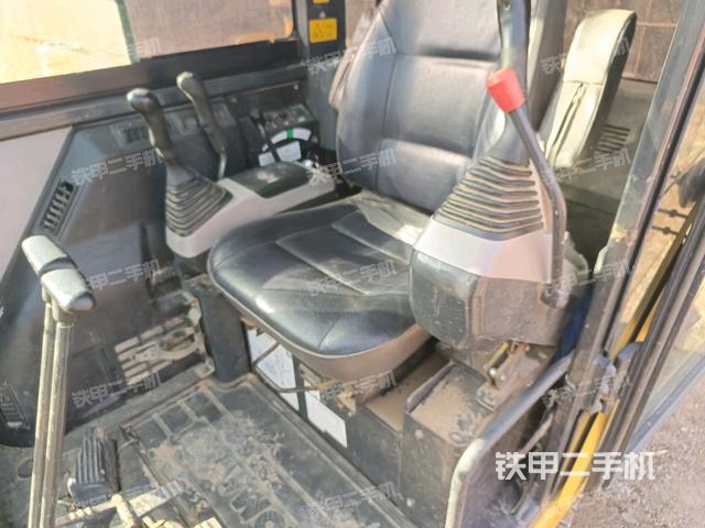 ?駕駛室正側(cè)（駕駛室部分）