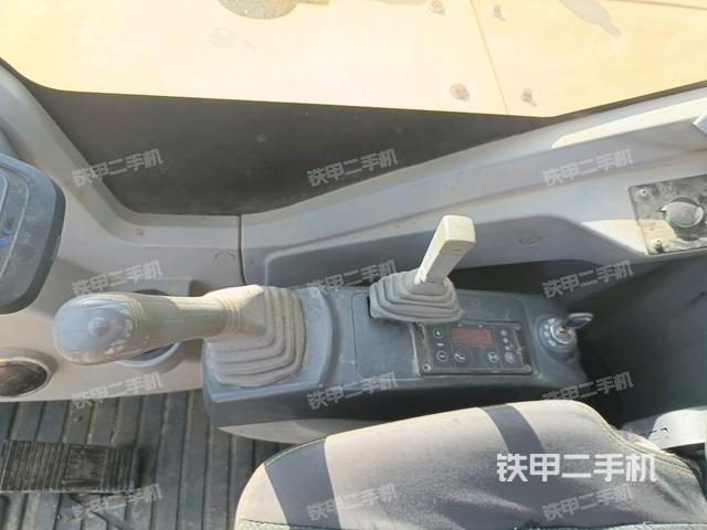 座椅左側控制臺/音響/含左手柄（駕駛室部分）