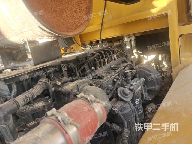 散熱器全景（壓路機發(fā)動機艙）