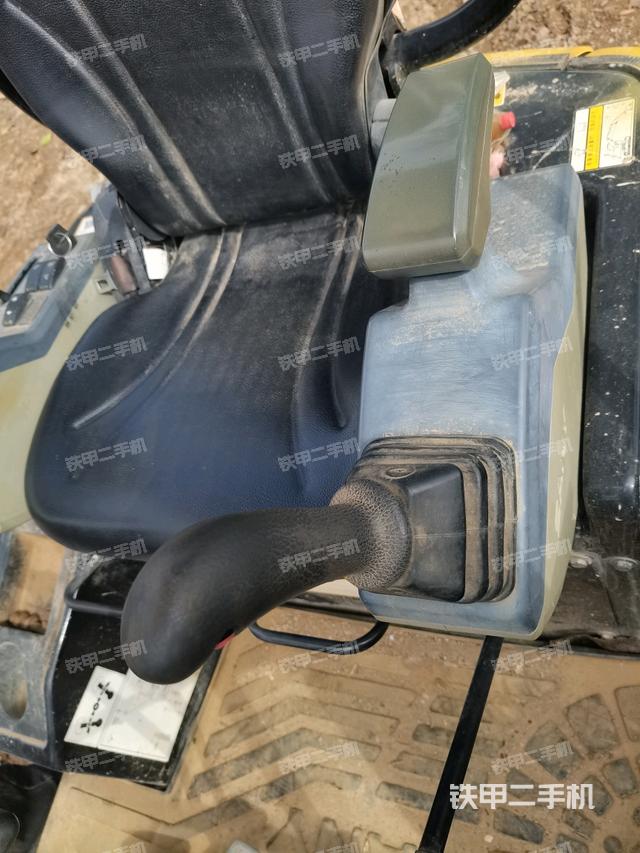 座椅左側(cè)控制臺/音響/含左手柄（駕駛室部分）