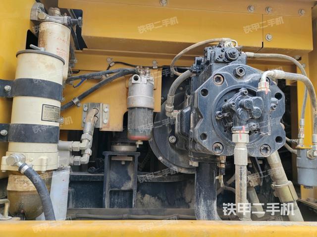 液壓泵斜45?右(大件艙室) 液壓泵斜45?右(大件艙室)