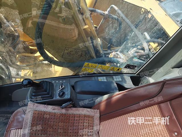 座椅右側(cè)控制臺/鑰匙門/油門/含右手柄（駕駛室部分）