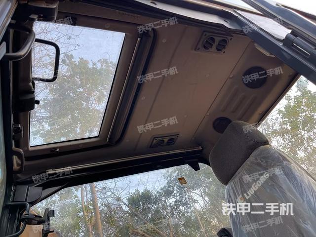 頂棚整體(駕駛室部分) 頂棚整體(駕駛室部分)