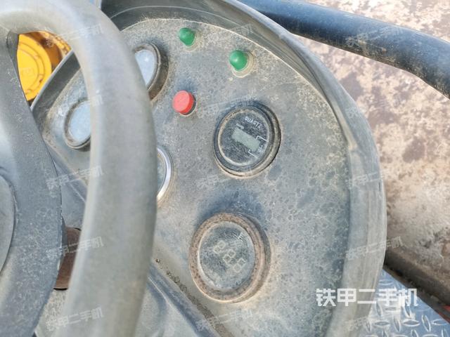 后玻璃角標(biāo)（壓路機駕駛室）