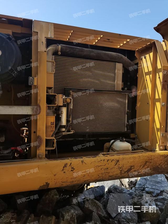 散熱器正面（大件艙室）