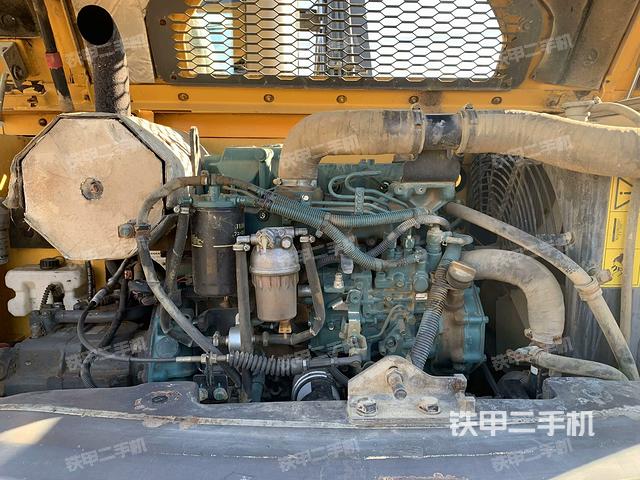 發(fā)動(dòng)機(jī)整體俯視(整機(jī)外觀) 發(fā)動(dòng)機(jī)整體俯視(整機(jī)外觀)
