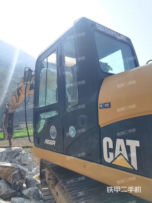 駕駛室左前45度（駕駛室部分）