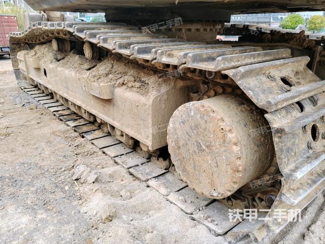 左側(cè)履帶整體?(行走機(jī)構(gòu)) 左側(cè)履帶整體?(行走機(jī)構(gòu))