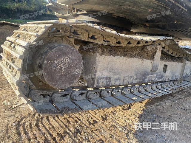 單側(cè)履帶整體(整機外觀) 單側(cè)履帶整體(整機外觀)