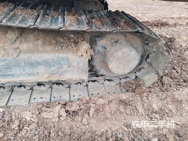 左驅(qū)動輪（行走機(jī)構(gòu)）