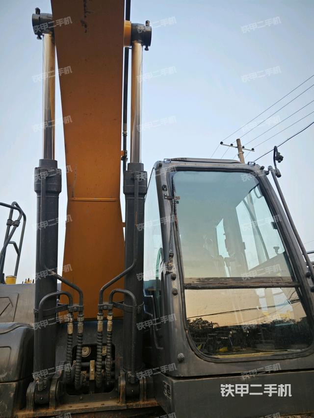 大臂油缸整體?豎拍（工作和回轉(zhuǎn)裝置）