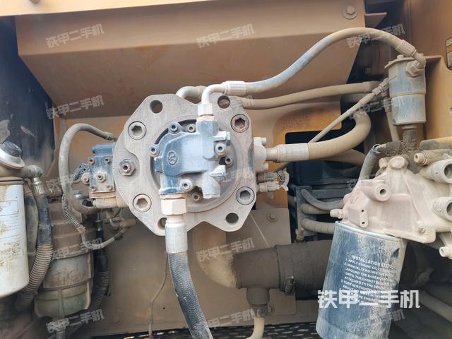 液壓泵斜45?右(大件艙室) 液壓泵斜45?右(大件艙室)