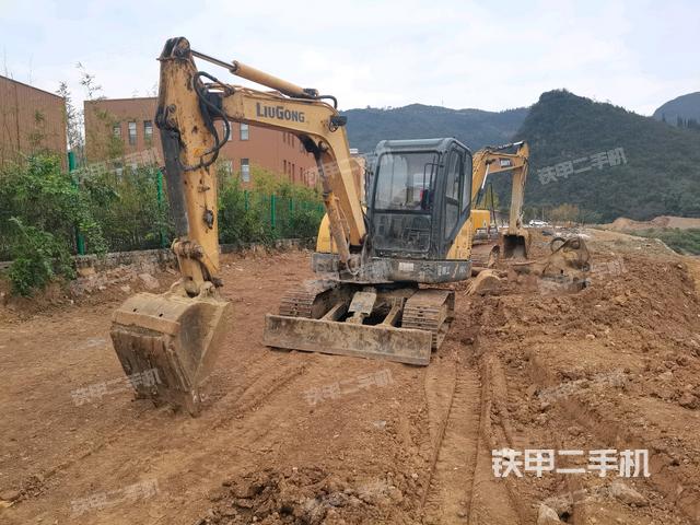 柳工CLG906D挖掘機(jī)