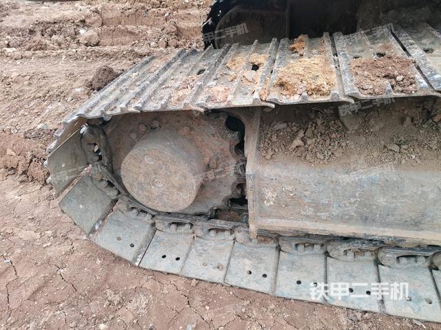 右驅(qū)動輪（行走機(jī)構(gòu)）