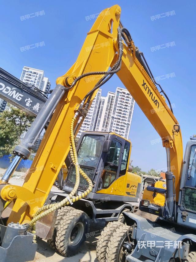 小臂整體左后（工作和回轉(zhuǎn)裝置）