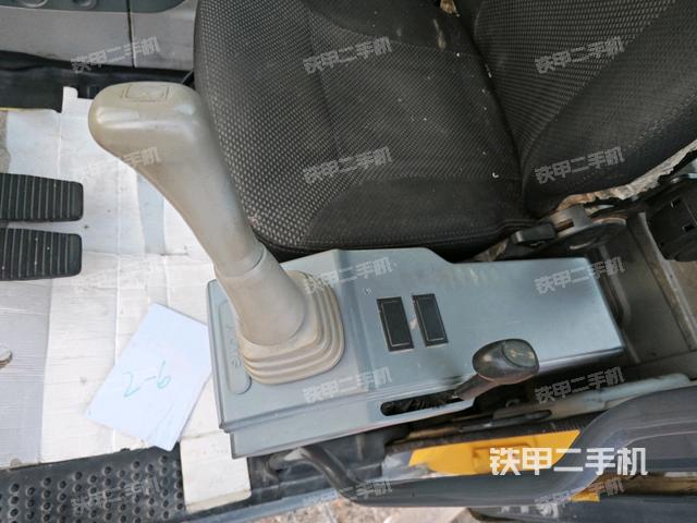 座椅左側(cè)控制臺/音響/含左手柄（駕駛室部分）