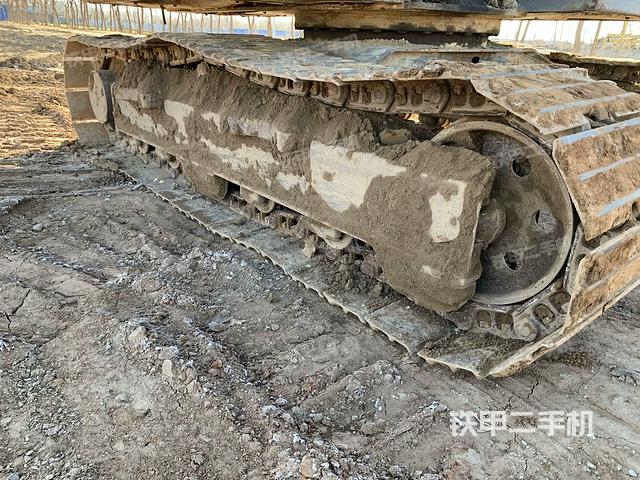 單側(cè)履帶整體(整機(jī)外觀) 單側(cè)履帶整體(整機(jī)外觀)