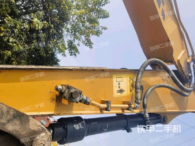大臂油缸整體?豎拍(工作和回轉(zhuǎn)裝置) 大臂油缸整體?豎拍(工作和回轉(zhuǎn)裝置)