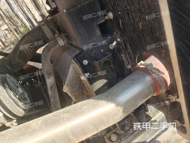 發(fā)動機艙全景（壓路機發(fā)動機艙）