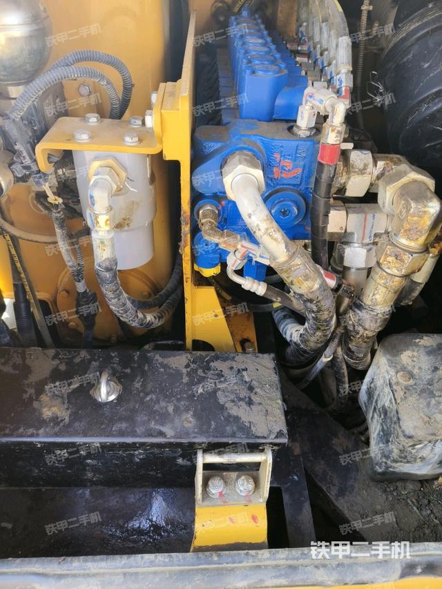 回轉(zhuǎn)馬達(dá)（上車部件）