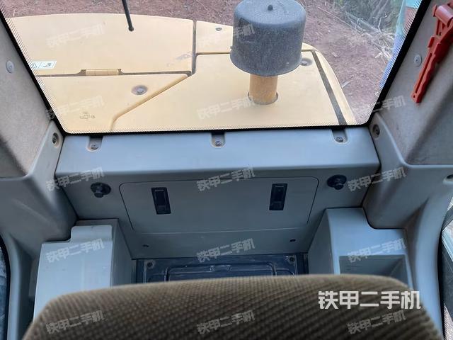 座椅后部(駕駛室部分) 座椅后部(駕駛室部分)