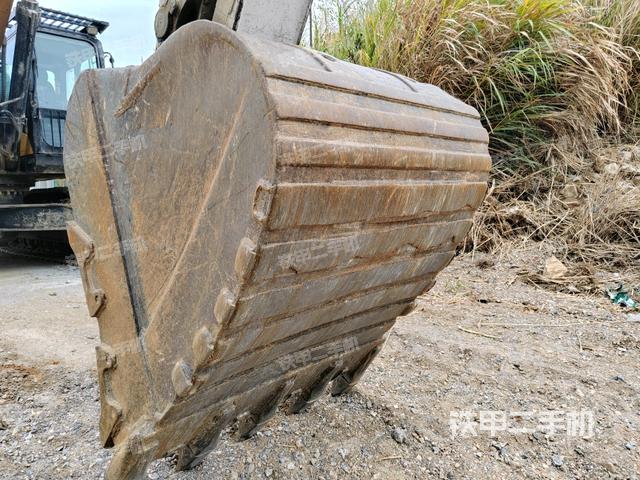 鏟斗45度(工作和回轉(zhuǎn)裝置) 鏟斗45度(工作和回轉(zhuǎn)裝置)
