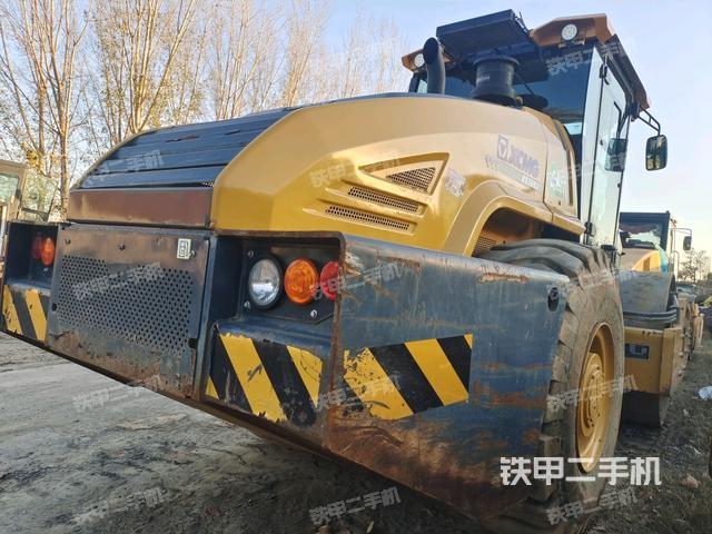 右后45°（壓路機整機外觀）