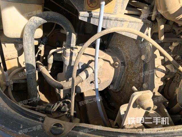 液壓泵艙室正面整體(整機(jī)外觀) 液壓泵艙室正面整體(整機(jī)外觀)