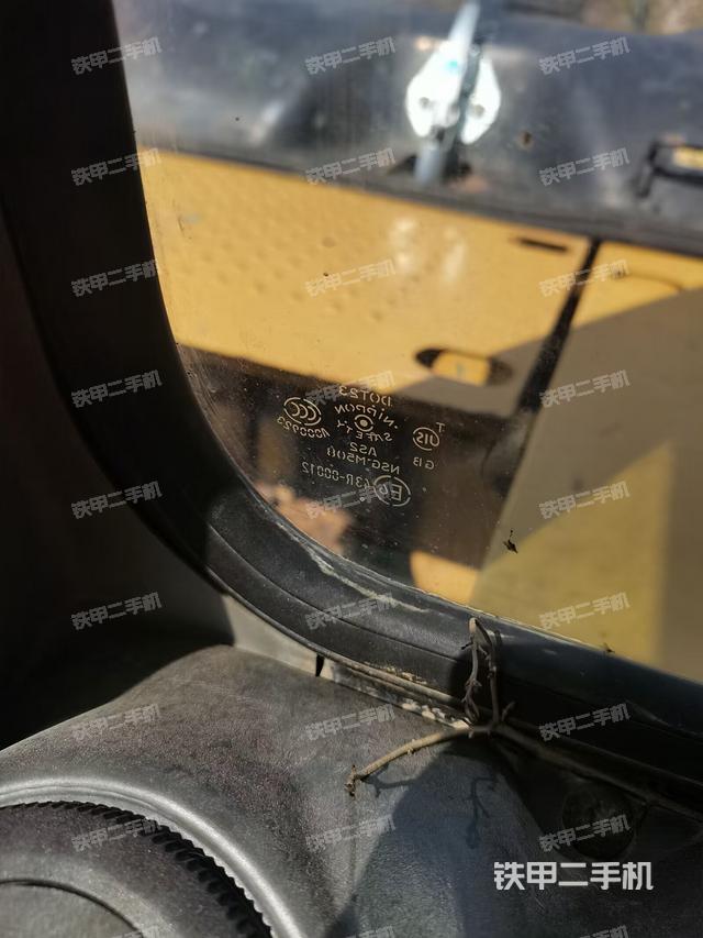 后窗玻璃角標(biāo)（駕駛室部分）