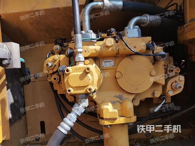 液壓泵斜45?右（大件艙室）