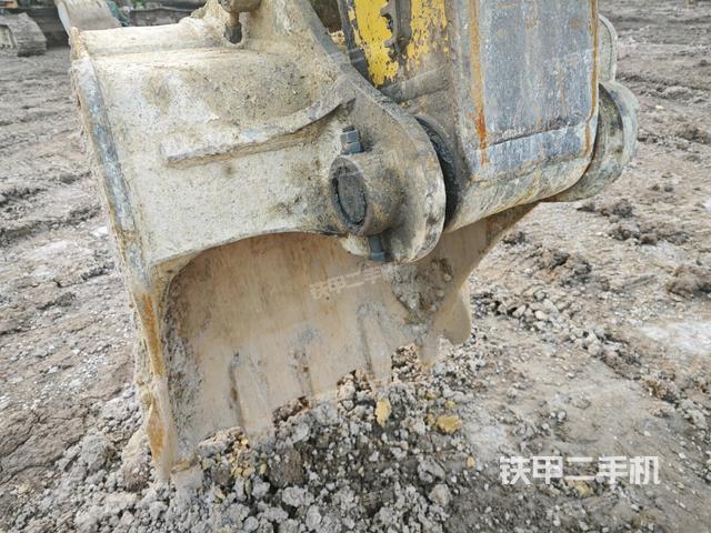 鏟斗右后整體（工作和回轉(zhuǎn)裝置）