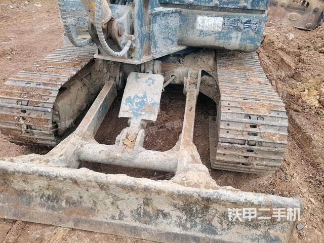 轉(zhuǎn)盤和下車架正前（工作和回轉(zhuǎn)裝置）