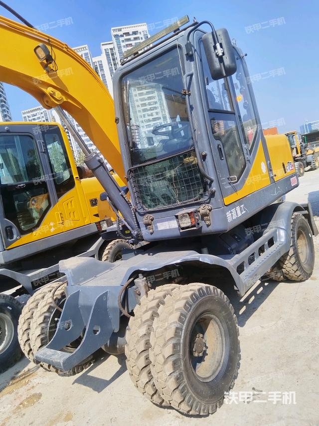 左側(cè)履帶整體?（行走機(jī)構(gòu)）