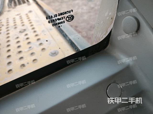 后窗玻璃角標(biāo)（駕駛室部分）