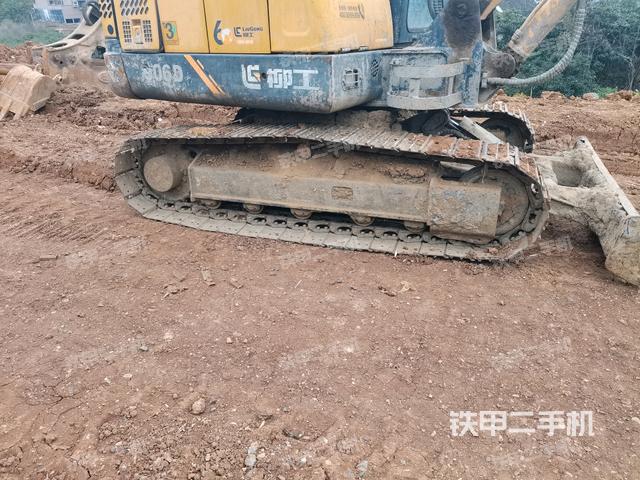 右側(cè)履帶整體?（行走機(jī)構(gòu)）