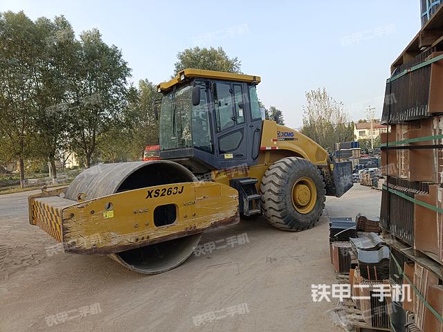 整機(jī)左側(cè)(設(shè)備外觀及核心部件) 整機(jī)左側(cè)(設(shè)備外觀及核心部件)