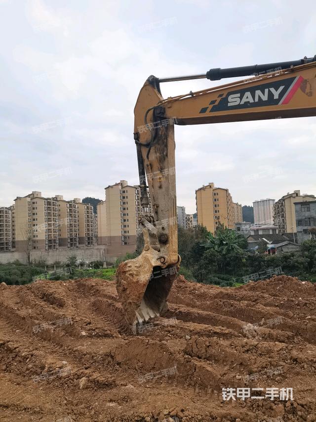 小臂整體左后(工作和回轉(zhuǎn)裝置) 小臂整體左后(工作和回轉(zhuǎn)裝置)