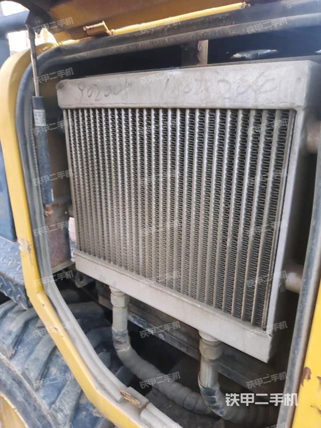 柴油泵全景（壓路機發(fā)動機艙）