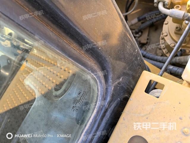 左后方玻璃角標(biāo)(駕駛室部分) 左后方玻璃角標(biāo)(駕駛室部分)