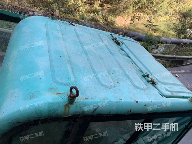 駕駛室頂部(整機外觀) 駕駛室頂部(整機外觀)
