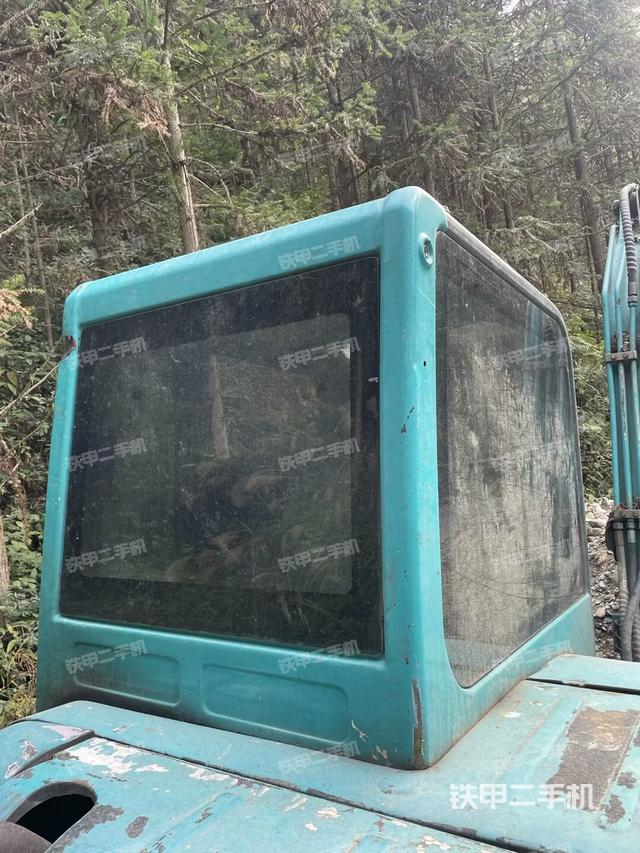 駕駛室頂部（整機(jī)外觀）