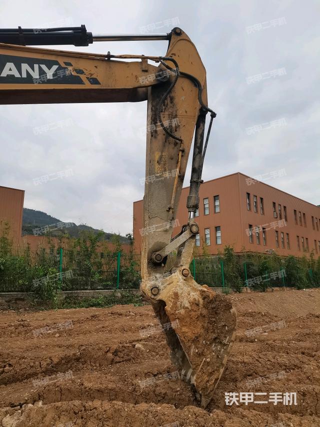 小臂整體右前(工作和回轉(zhuǎn)裝置) 小臂整體右前(工作和回轉(zhuǎn)裝置)