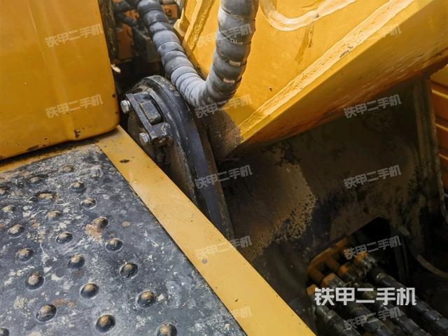 大臂根部?斜視(工作和回轉(zhuǎn)裝置) 大臂根部?斜視(工作和回轉(zhuǎn)裝置)