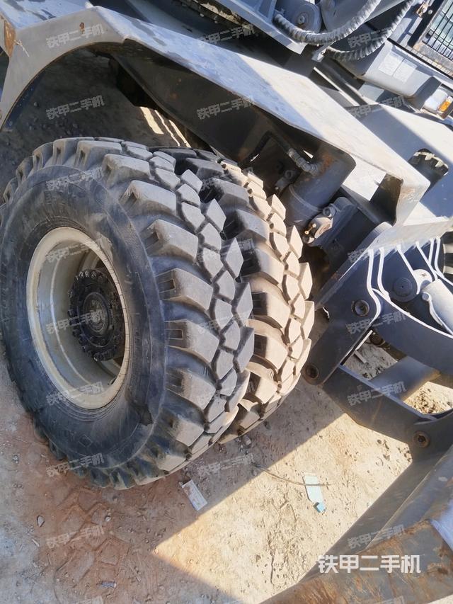 左導向輪（行走機構(gòu)）